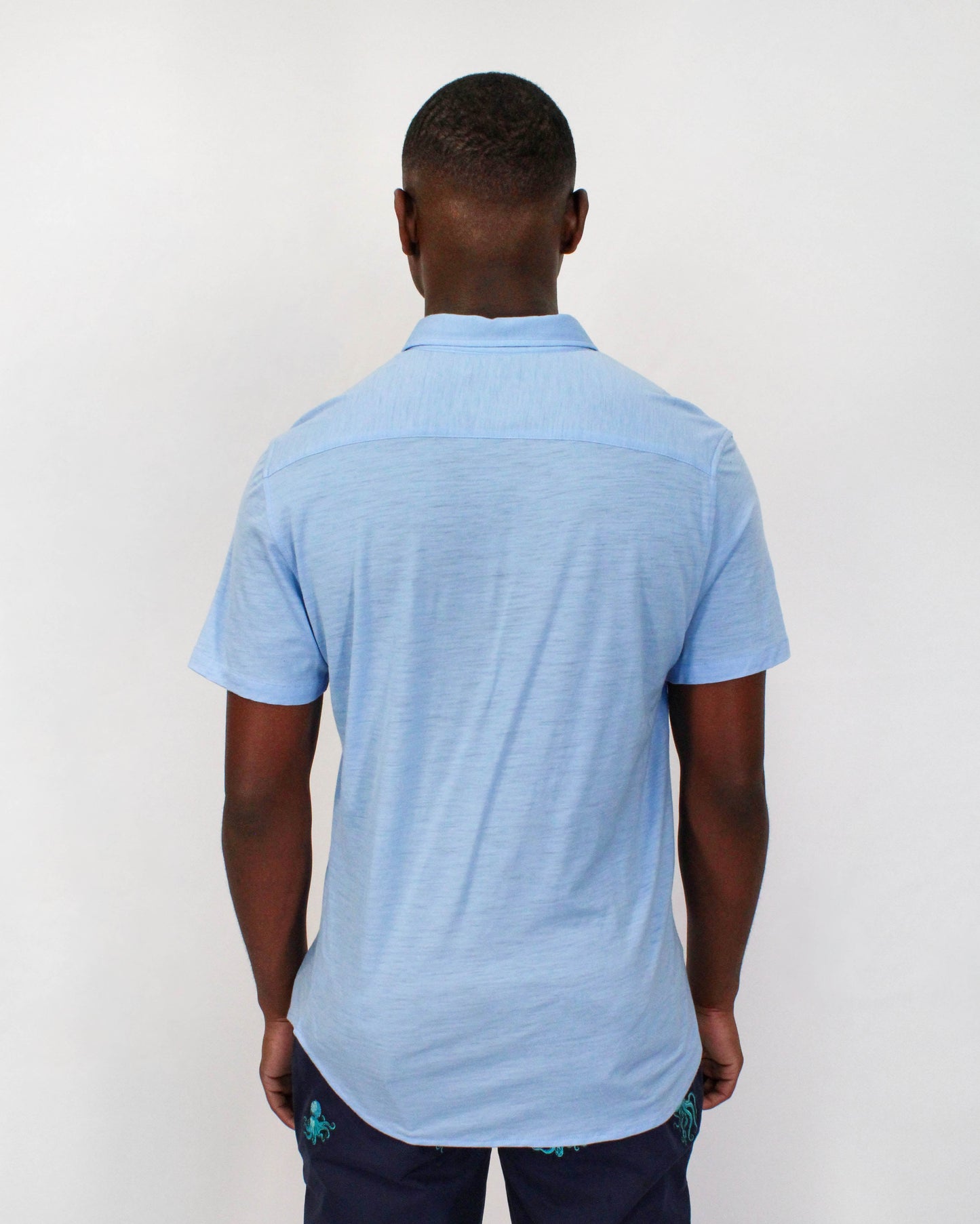 TOBIAS MERINO SHIRT IN BLAUW