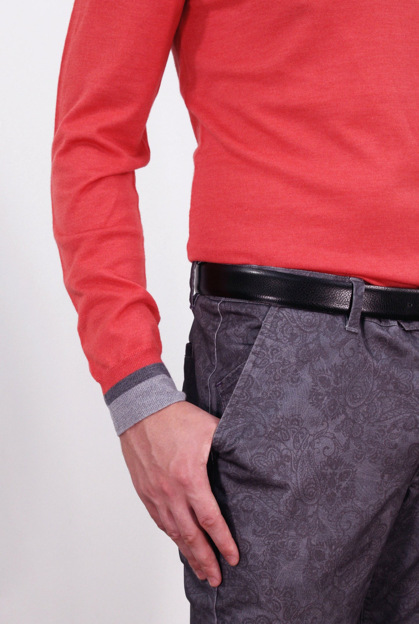 RONALD MERINO TURTLENECK SWEATER IN GERANIUM