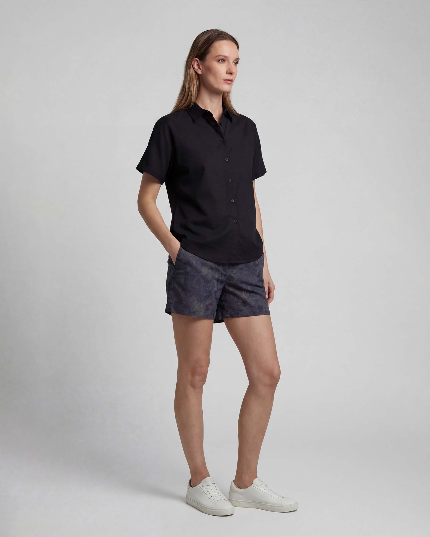 FREDA PAISLEY EXPLOSION BLACK WOMENS TAILORED SHORT