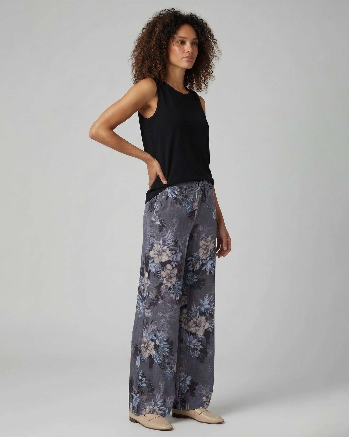 LILLIAN EXOTIC FLORAL BLACK WOMENS WIDE-LEG LINEN PANT