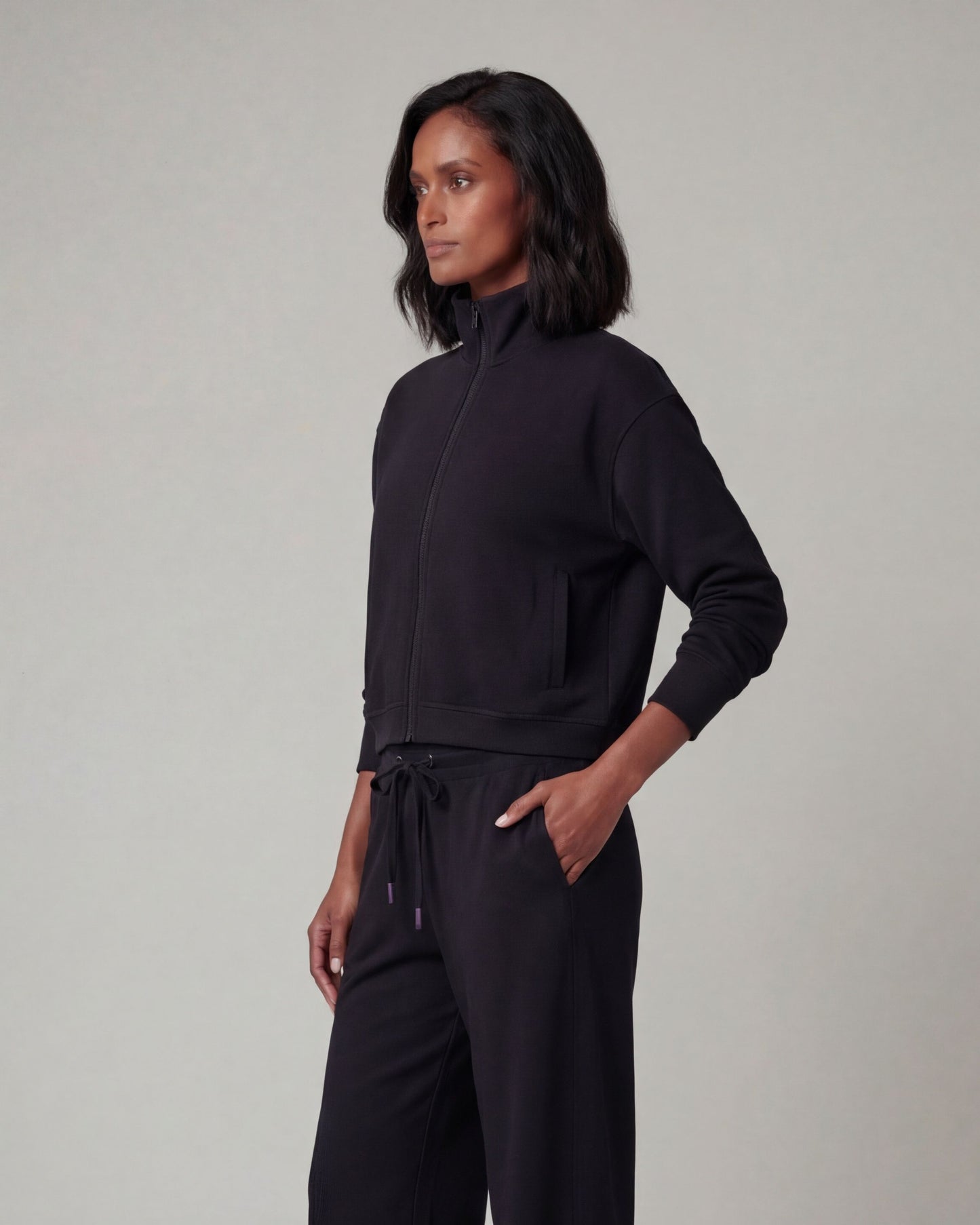 JUDY VERY BLACK WOMENS CROPPED ZIP JACKET