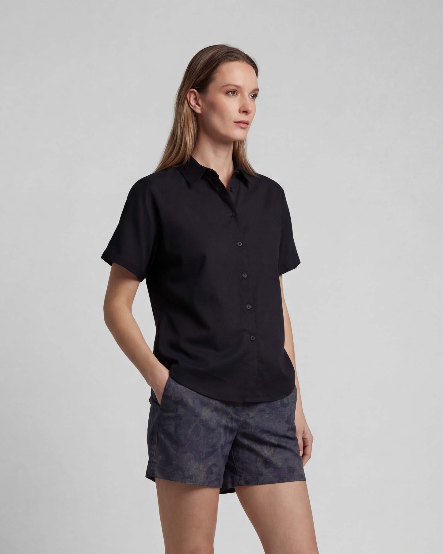 LARA BLACK WOMENS RELAXED LINEN SHIRT