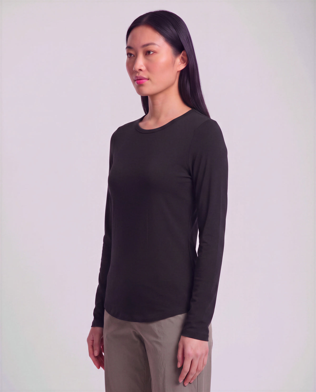 BEATRICE BLACK WOMEN'S LYOCELL STRETCH CREW-NECK TOP