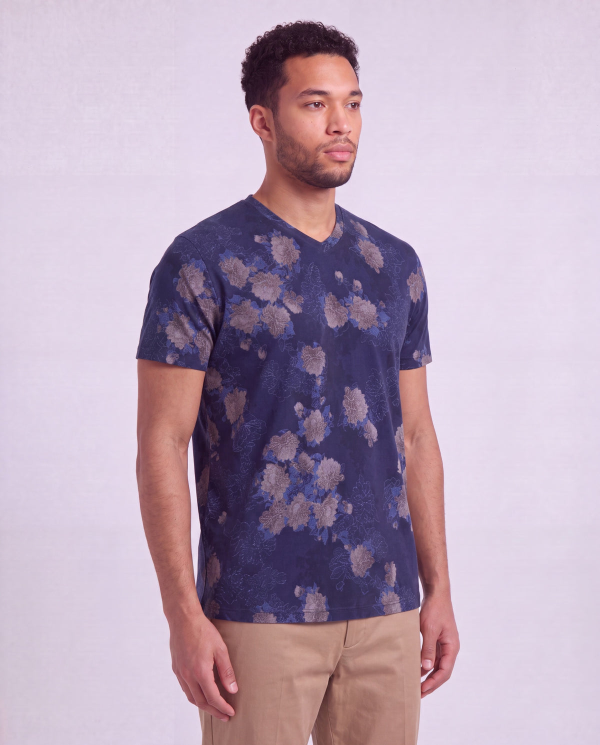 MAZE LANS FLORAL NAVY MEN'S STRETCH COTTON V-NECK TEE
