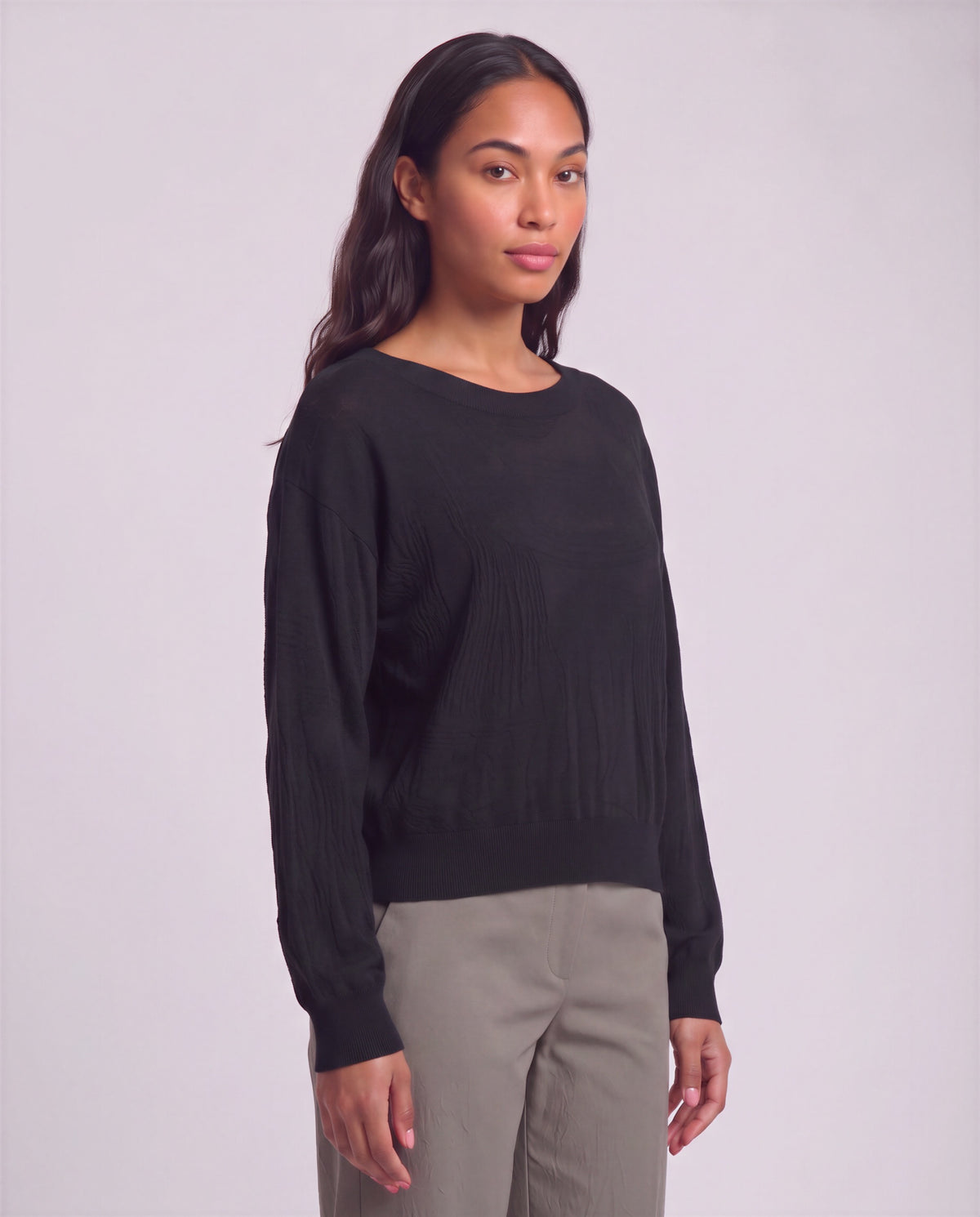 CRISSY BLACK WOMEN'S CROPPED MERINO SWEATER