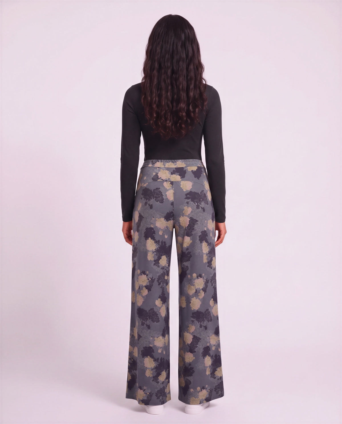 SANCHEZ LANS FLORAL BLACK WOMEN'S STRETCH KNIT DRAWSTRING PANT